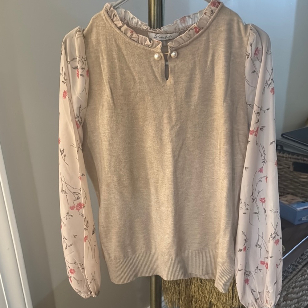 Siani Beige Sweater with Floral Sleeves